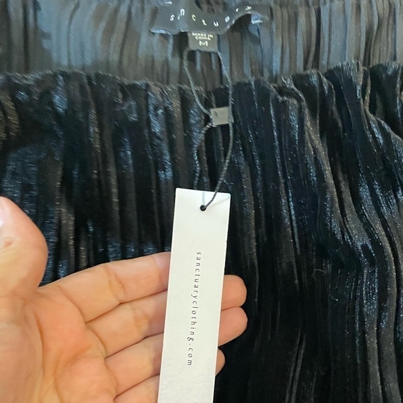 NWT sanctuary off shoulder velvet dress - Picture 6 of 9